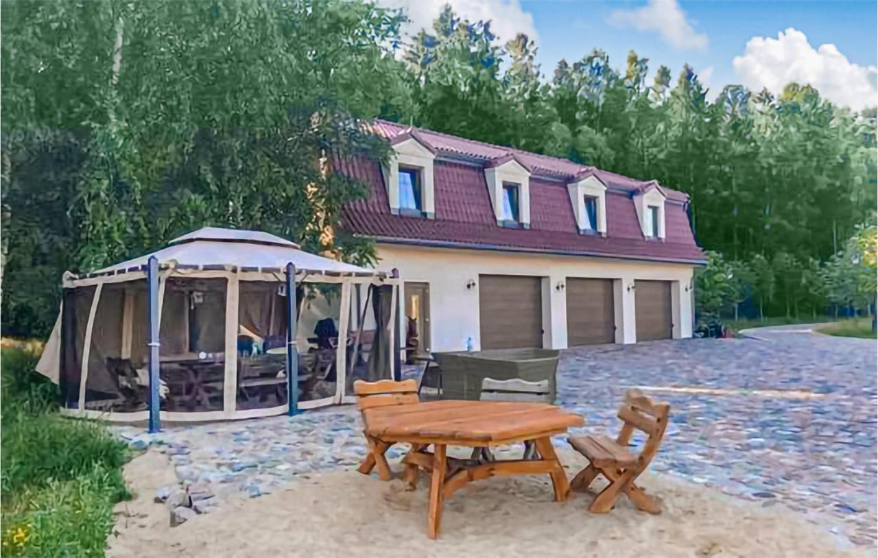 Amazing Home In Gniewino With Kitchen Luaran gambar