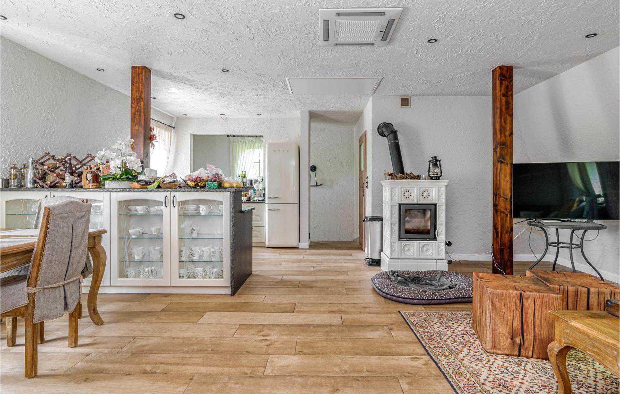 Amazing Home In Gniewino With Kitchen Luaran gambar